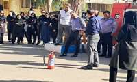 برگزاری مانور اطفاء حریق با کمک کارشناسان آتشنشانی 